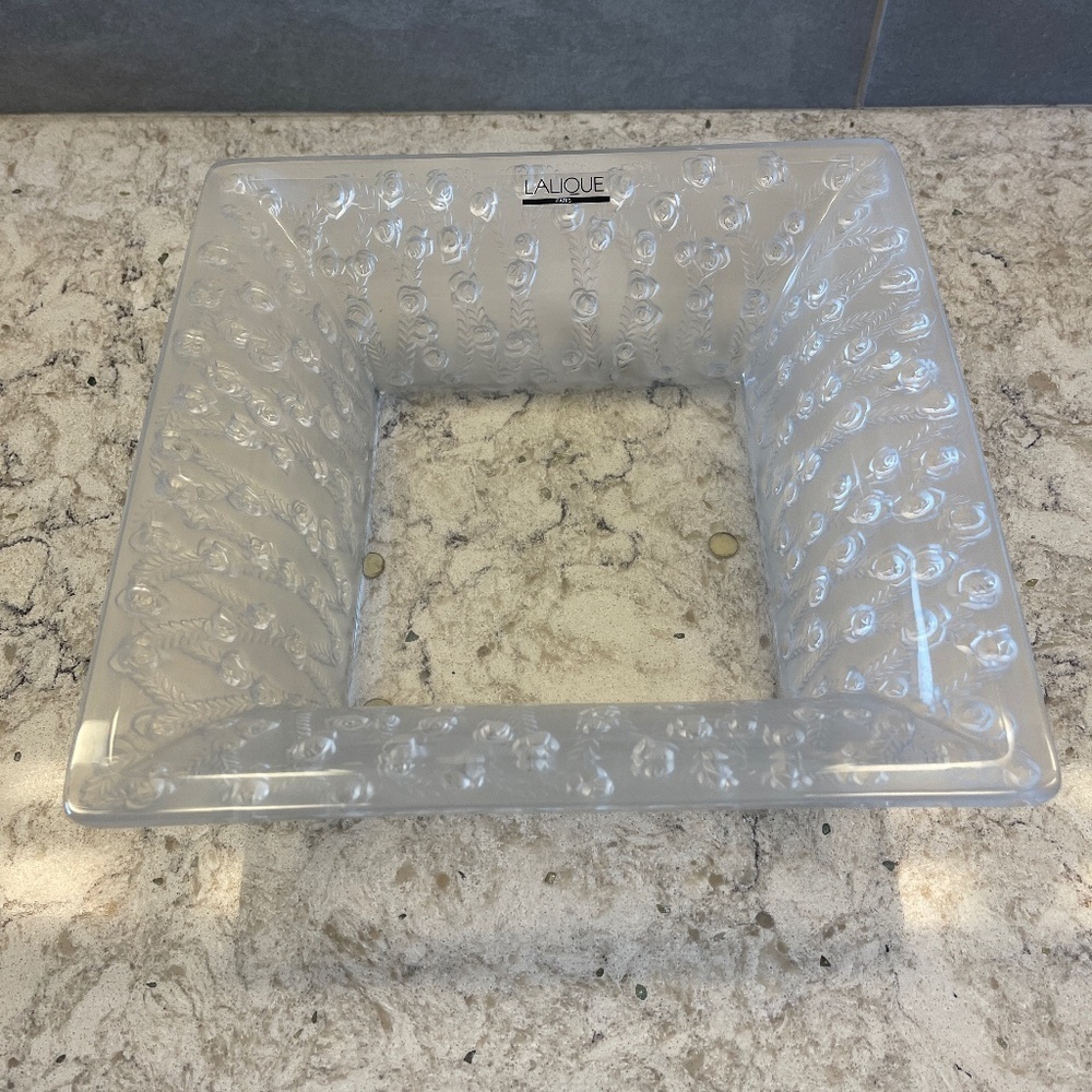 Lalique Crystal Coupe‎ Roses Square Bowl